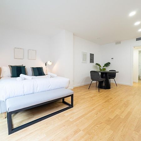 Stay U-Nique Apartments Albeniz Bcn L'Hospitalet de Llobregat Exteriör bild