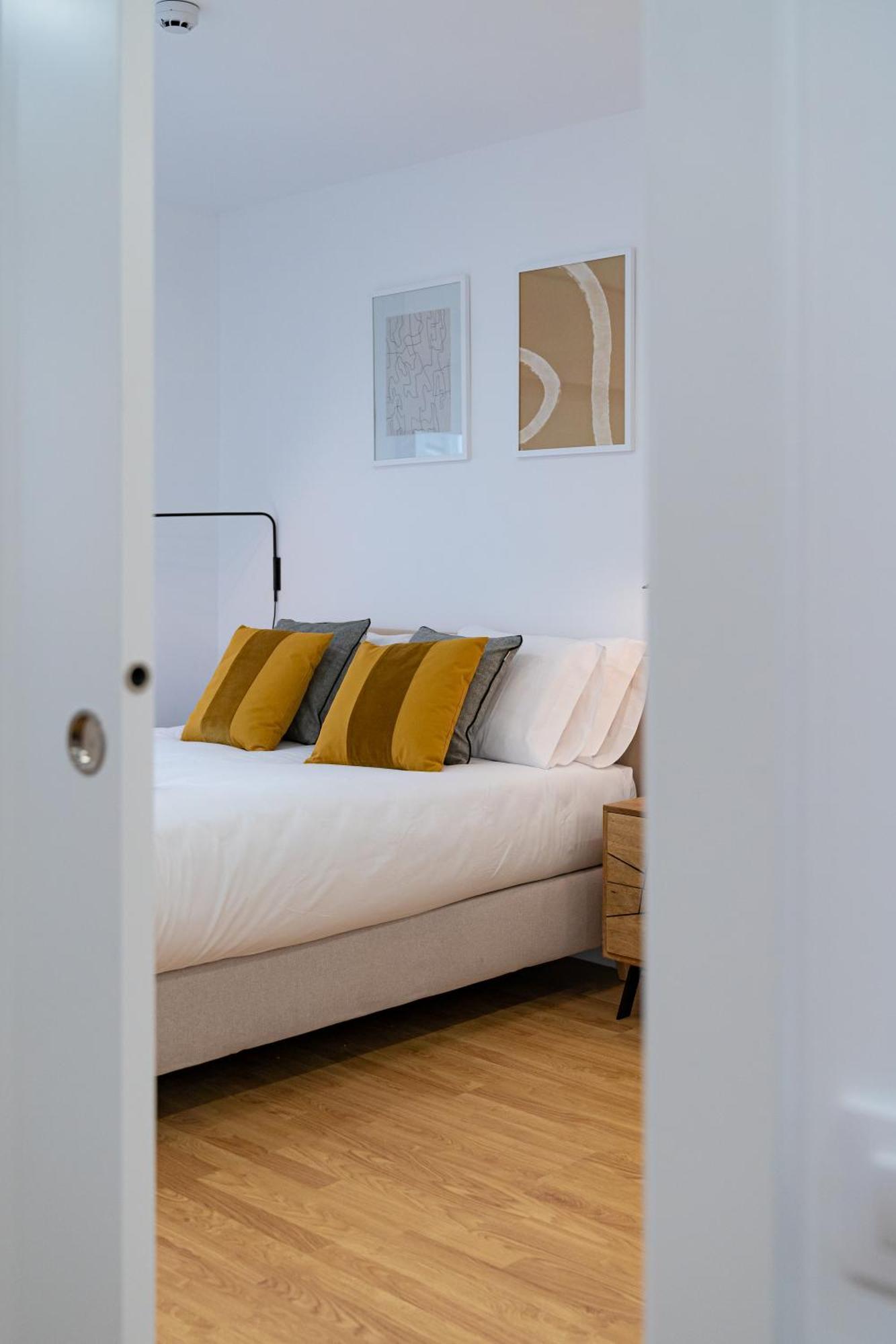 Stay U-Nique Apartments Albeniz Bcn L'Hospitalet de Llobregat Exteriör bild