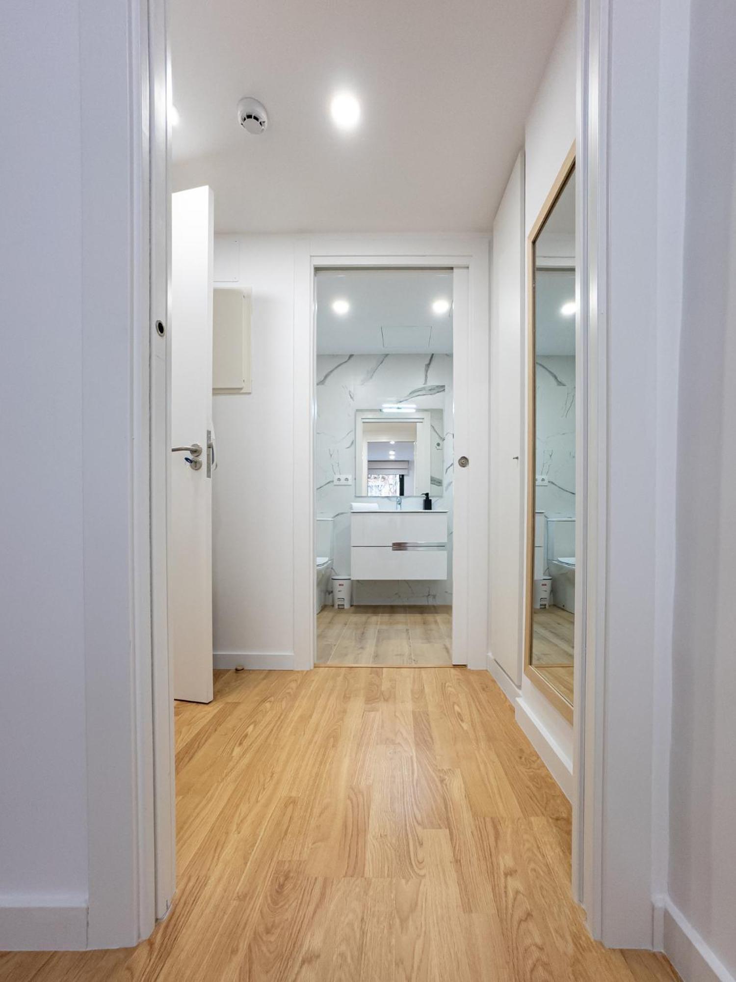 Stay U-Nique Apartments Albeniz Bcn L'Hospitalet de Llobregat Exteriör bild